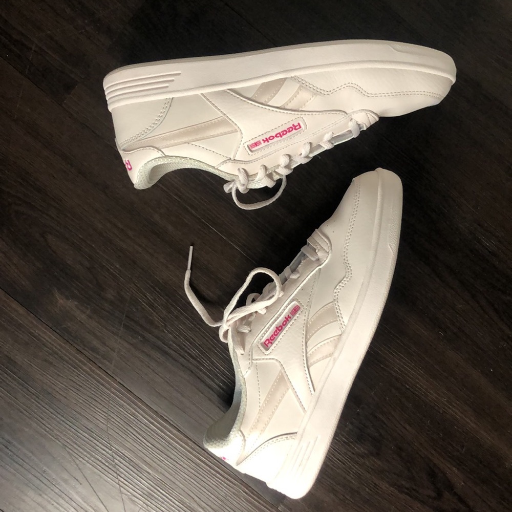 NEW! Reebok Classic Sneakers size 8.5